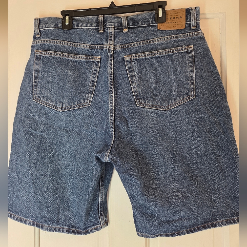 Arizona Jean Shorts Loose Sz 38 100% Cotton Vtg 2003